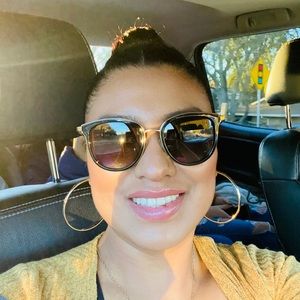 Meet your Posher, Sandra